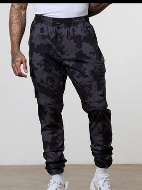 Vanquish Dark Camo Cargo Jogger Pants — Tapered Fit — Brand New